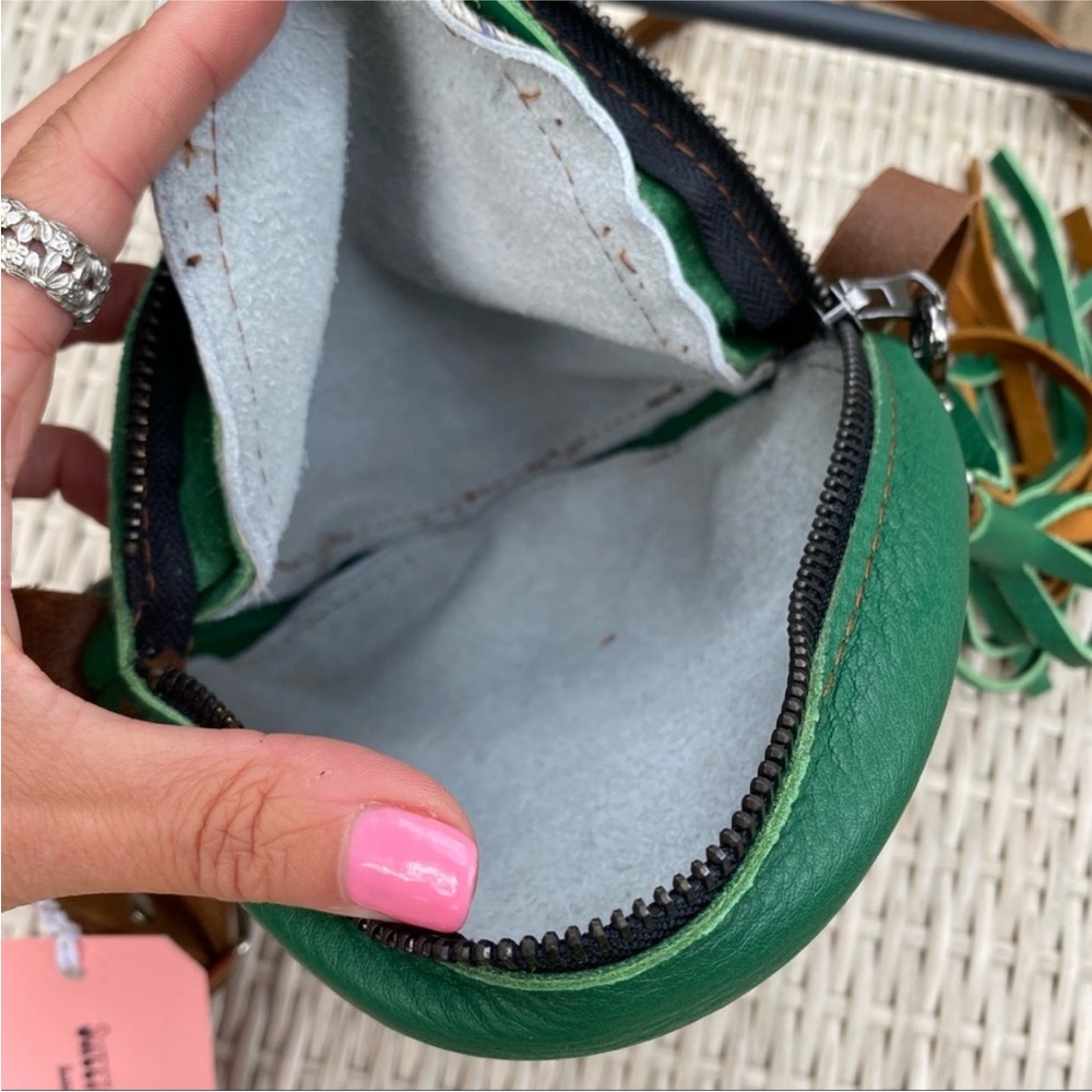 NWT Sweetgrass Leather Sun Dog Round crossbody bag - Picture 5 of 9